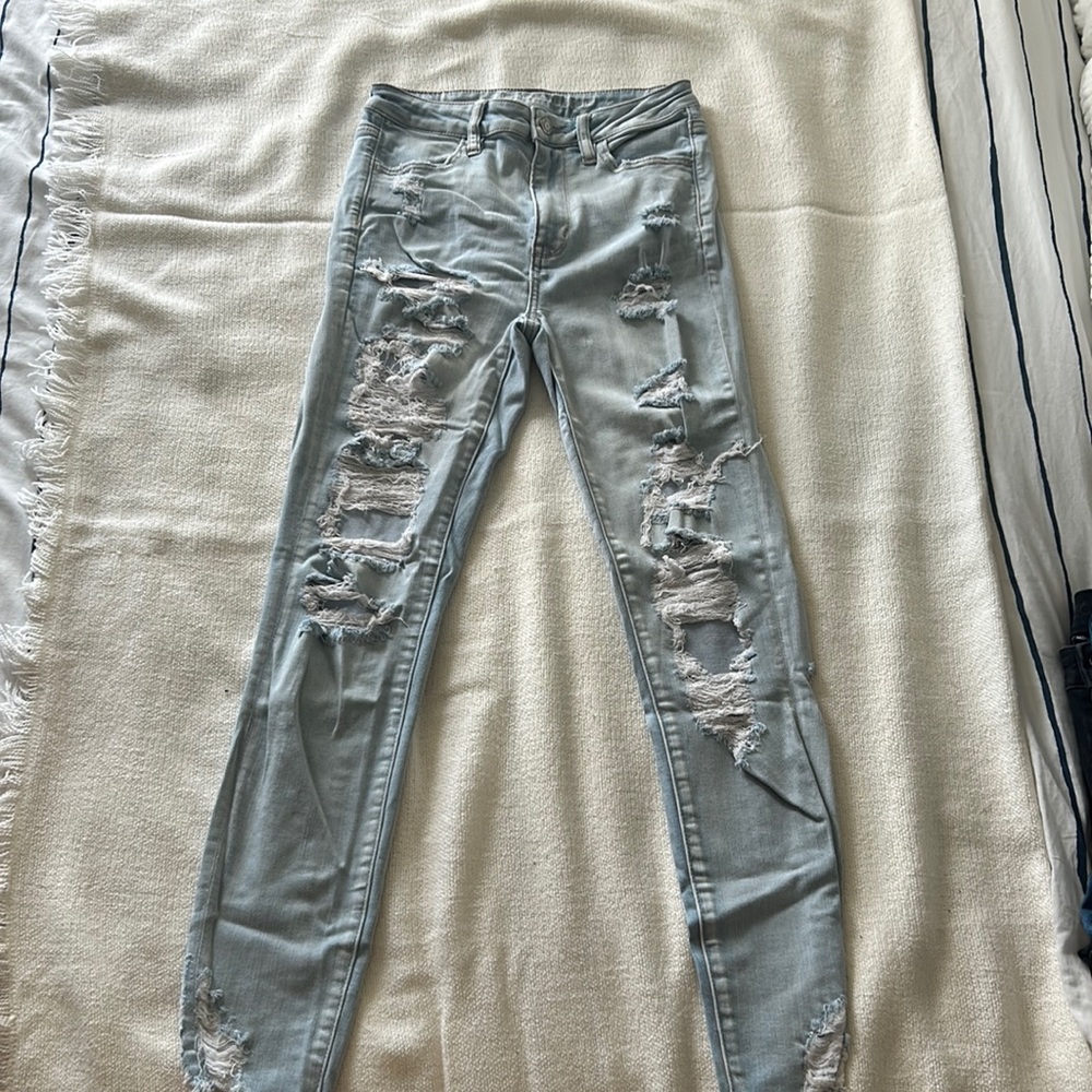 Ripped American eagle skinny jeans